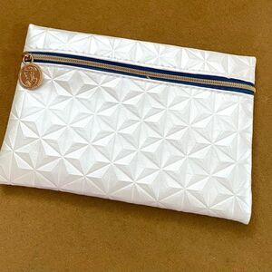 White Ipsy Glam Bag 3D Shiny